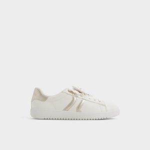 Chicsneaker2